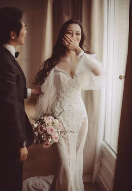 孫藝珍曬照慶祝結婚周年,穿頂奢抹胸婚紗,牽手甜笑破離婚傳聞