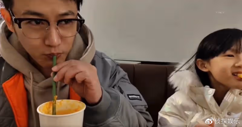 陸毅曬兩個女兒近照,貝兒和小葉子顏值變化大,一個像爸一個像媽