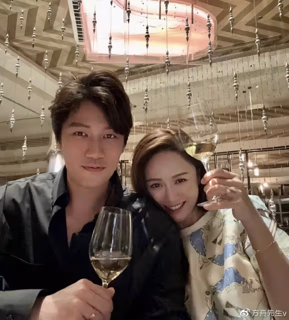 43歲陳喬恩慶結婚一周年,曬牽手照秀幸福,曾暗示Alan不是她的理想型
