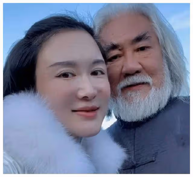 71歲張紀中帶杜星霖一家出遊,岳母小他11歲,小4歲岳父悶悶不樂