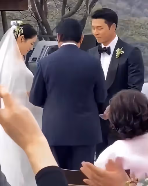 孫藝珍曬未公開婚紗照，和玄彬慶結婚一周年，男方婚後面相變化大