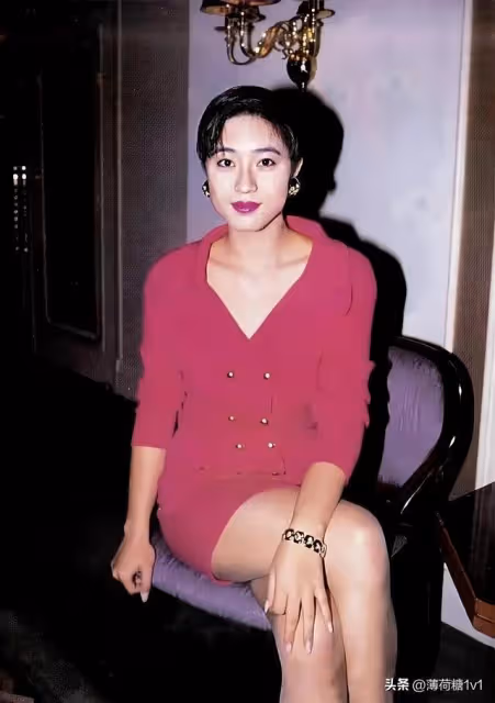 56歲的陳法蓉身材火辣,前凸後翹似20歲少女!