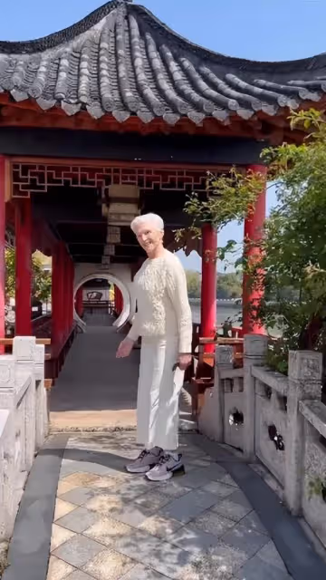 馬斯克媽媽玩嗨了！去武漢游宋慶齡故居，直呼悠久文化令人著迷