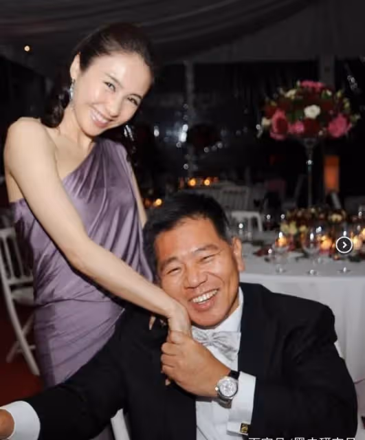 「古惑仔」裡面結局最慘的她,生活中卻嫁給「黑幫大佬」的兒子,身家十億