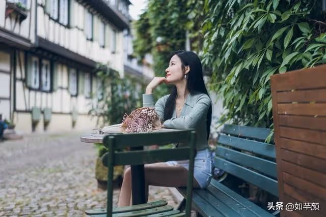 兒子跟兒媳離婚了,婆婆卻賴在兒媳家不走