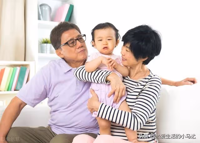 人老了我才發現,兒女雙全的父母是最難的,因為要面臨這3大難題