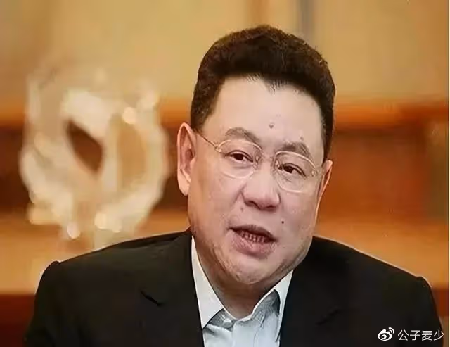 「睡遍」全港女星的劉鑾雄,花了3億換腎,最後娶了平平無奇的記者