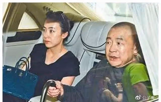 「睡遍」全港女星的劉鑾雄，花了3億換腎，最後娶了平平無奇的記者