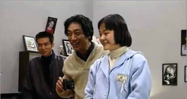 演員王奎榮：68歲娶31歲嬌妻，這場感情的背後沒那麼「簡單」