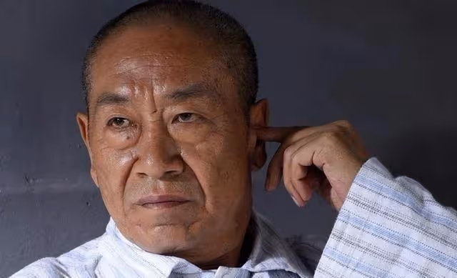 演員王奎榮：68歲娶31歲嬌妻，這場感情的背後沒那麼「簡單」
