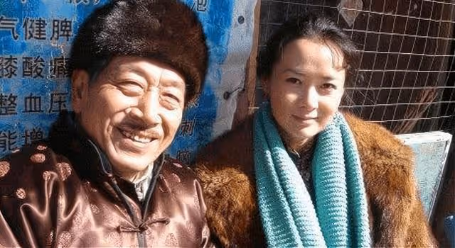 演員王奎榮:68歲娶31歲嬌妻,這場感情的背後沒那麼「簡單」