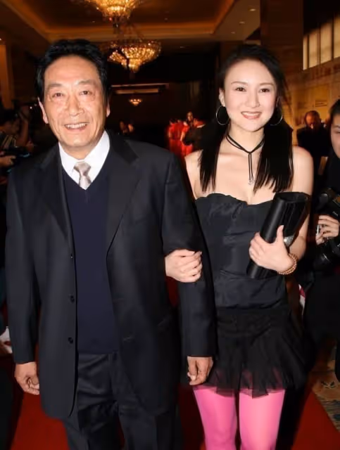 演員王奎榮:68歲娶31歲嬌妻,這場感情的背後沒那麼「簡單」