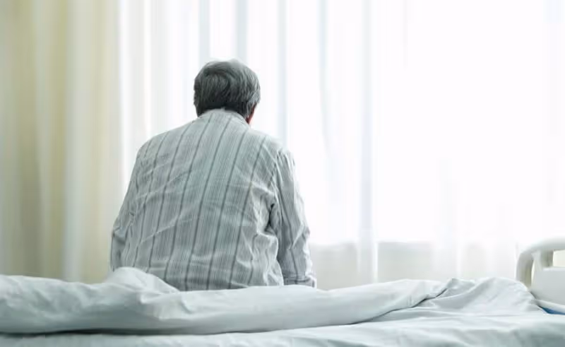 百萬家產全給女兒，兒子「一分沒撈到」大哭嗆父「你老糊塗」，阿公怒斥：糊塗的人是你！
