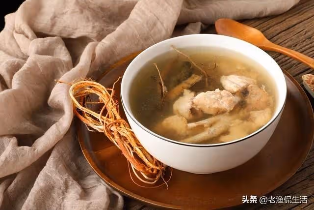 兒媳生孩子，我全力照顧，親家卻在家裡裝8個攝像頭，遠程指揮我！