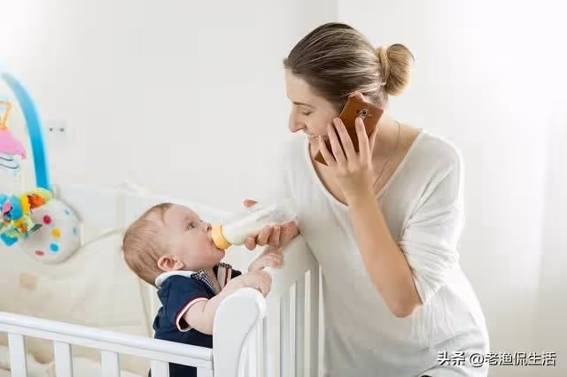 兒媳生孩子，我全力照顧，親家卻在家裡裝8個攝像頭，遠程指揮我！