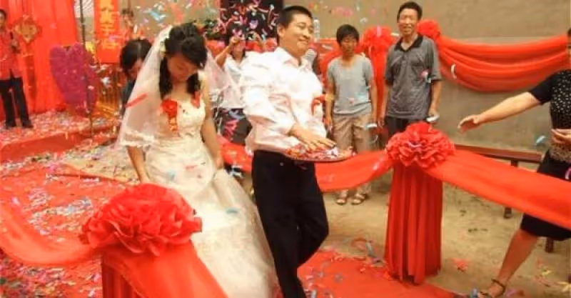 母親逼兒子失婚，3年後母親得病，兒媳只說了1句話，婆婆後悔流淚