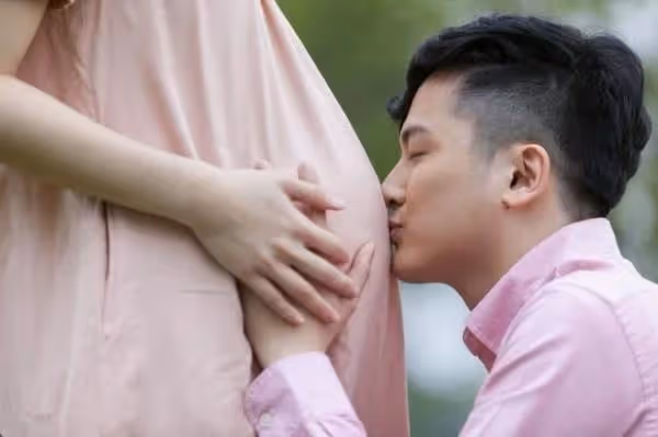 前妻往生我帶著兒子再婚,婚禮上收到一則150萬的轉賬訊息通知,我當場直接取消婚禮!