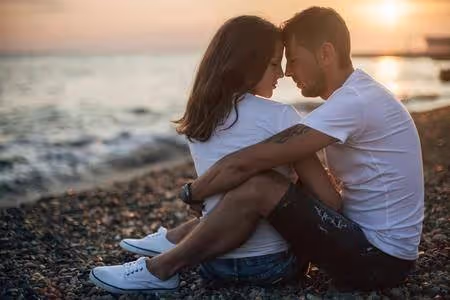 結婚3年未孕,受盡老公家人責難,我打開手機相冊放桌上,全家頓時啞口無言