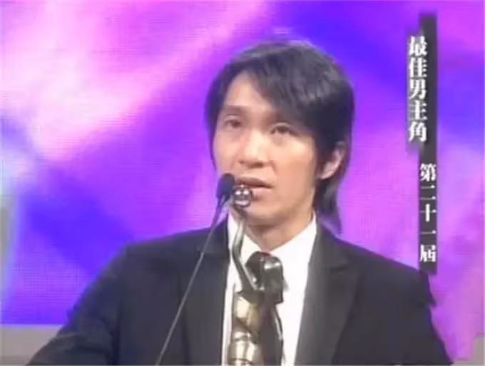 《少林足球》幕後:趙薇被罵,內地禁映,周星馳和投資人打官司!