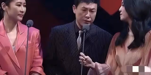 張頌文卻滿含熱淚的喊話姚晨,姚晨卻當眾推開他其原因令人動容。