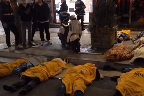 從梨泰院死裡逃生,台灣女星上廁所躲過一劫,20分鐘內慘案發生了
