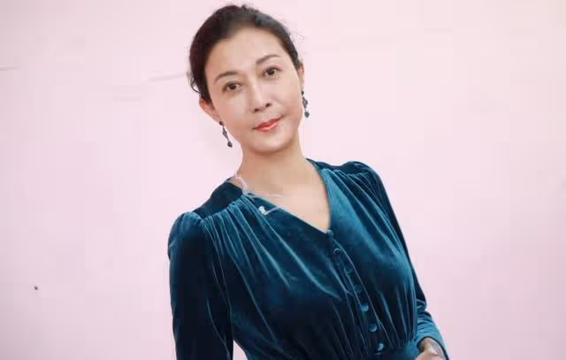 吳綺莉的家庭暴力經歷與對家庭的追求
