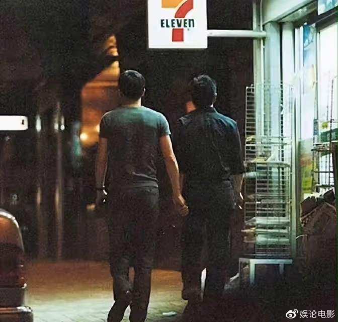 他又發文了，思念永不退場，張國榮唐鶴德世紀牽手的地方被曝光