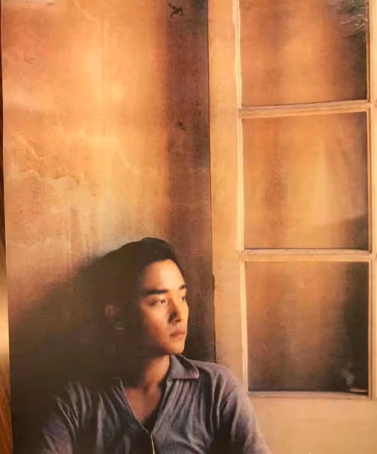 張國榮逝世20年眾星憶往昔!唐鶴德曬牽手照,周慧敏葉童分享往事