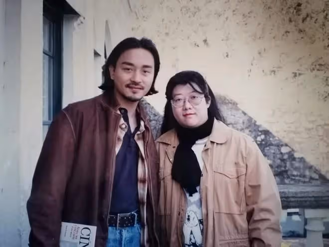 張國榮未公開生活照：34年老粉絲分享趣事，獲得合影機會