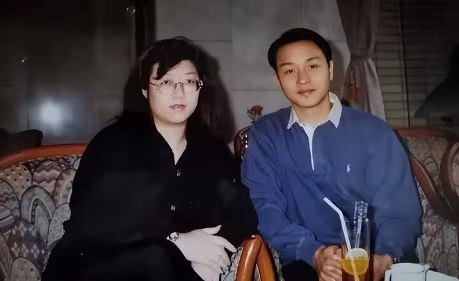 張國榮未公開生活照：34年老粉絲分享趣事，獲得合影機會