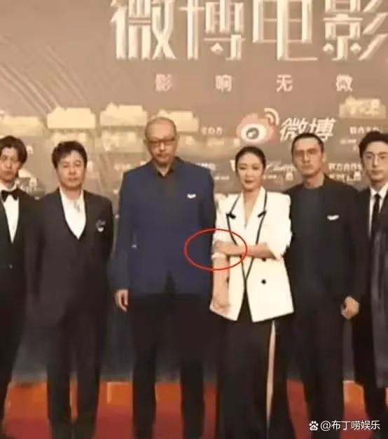 管虎梁靜離婚板上釘釘,鬧劇再升級