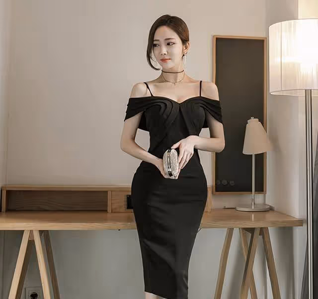 高挑美女穿這樣的包臀連衣裙， 第5個真的很迷人