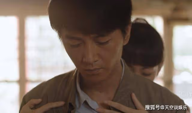 《人生之路》高加林與黃亞萍分手後，才知道他對巧珍的愛有多殘忍