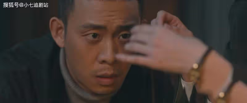 《他是誰》結局，衛國平因公殉職，二哥被撞生死未卜，聶小雨獲救