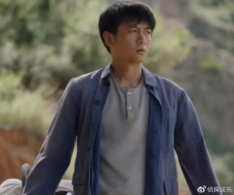 陳妍希曬兒子近照力挺陳曉新劇,小星星穿球衣賣萌,側顏超好看