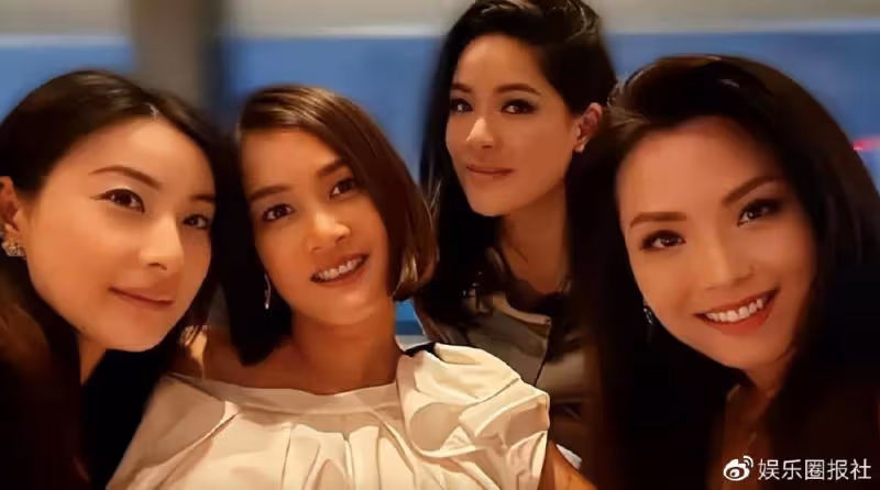 李嘉欣好手段,參加周大福千金聚會喧賓奪主,一旁郭晶晶被擠角落