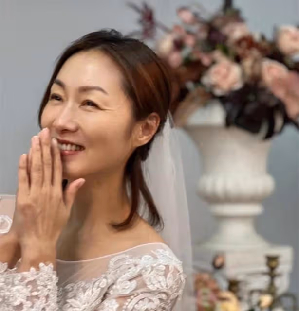 恭喜！51歲鄭家榆曬婚紗照宣布結婚，曾苦戀孫耀威，分手後很心碎