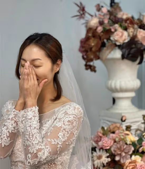 恭喜！51歲鄭家榆曬婚紗照宣布結婚，曾苦戀孫耀威，分手後很心碎