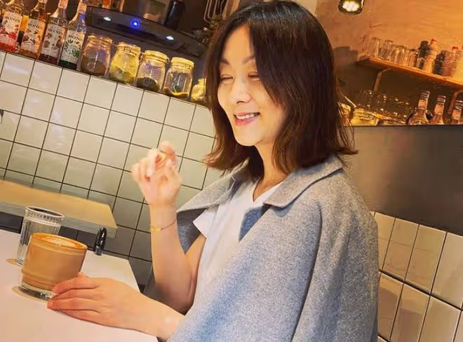 恭喜!51歲鄭家榆曬婚紗照宣布結婚,曾苦戀孫耀威,分手後很心碎