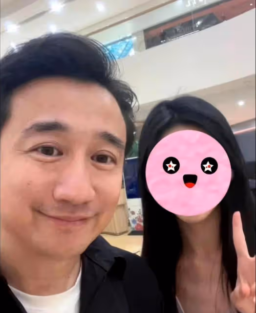 黃磊:全家去香港散心,消費奢侈吃高檔日料,被網友求合影很驚訝