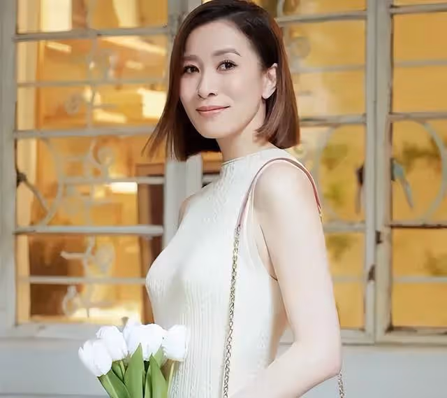 TVB視後回巢拍新劇氣場強大，主動教小花演戲，展現一姐地位