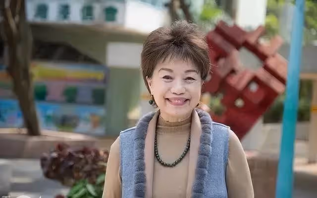 TVB老戲骨身價半億，簽下公司「苛刻續約」條件，理解公司做法
