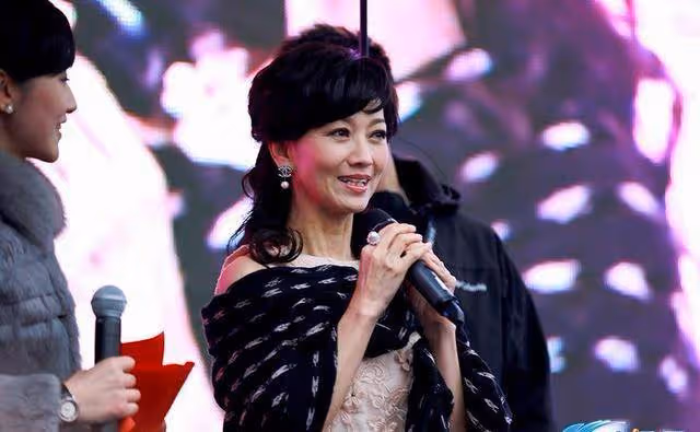 別總說林青霞趙雅芝王祖賢有多美，我覺得這三個明星明明更美啊！