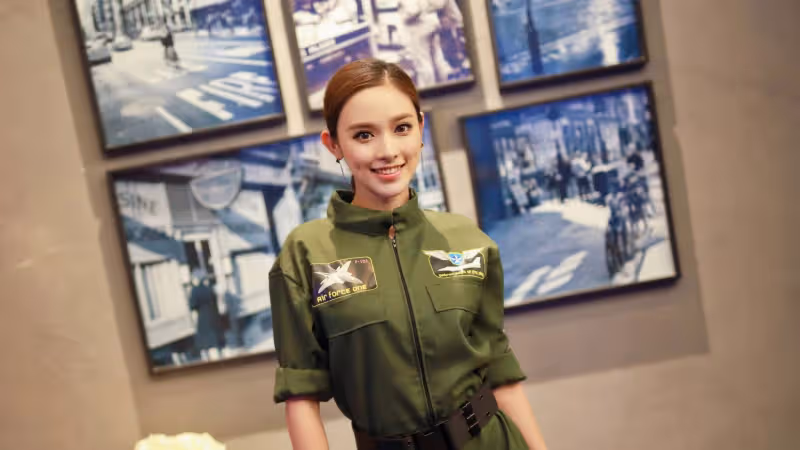 曝90後跨界女星為求資源陪睡高層，整容臉歲數大難紅，彭小苒躺槍