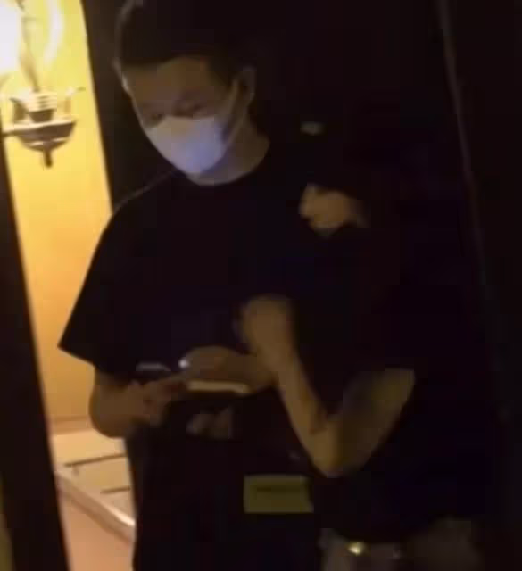 曝90後跨界女星為求資源陪睡高層，整容臉歲數大難紅，彭小苒躺槍
