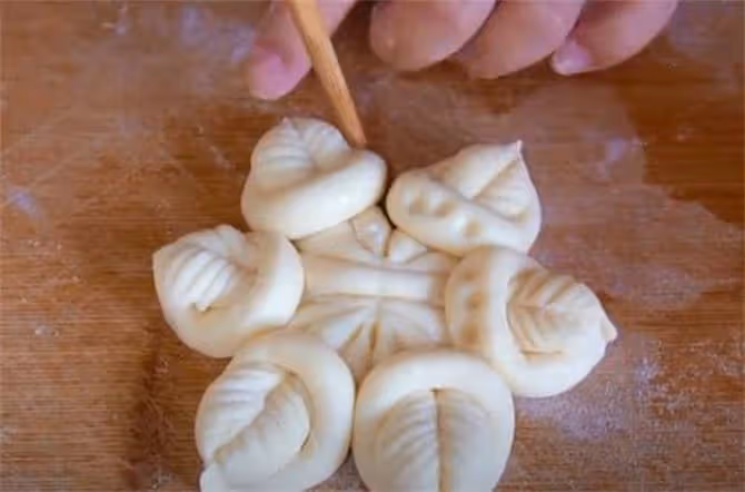 在家蒸棗花饃,這樣做才鬆軟亮白不塌陷,方法簡單又實用