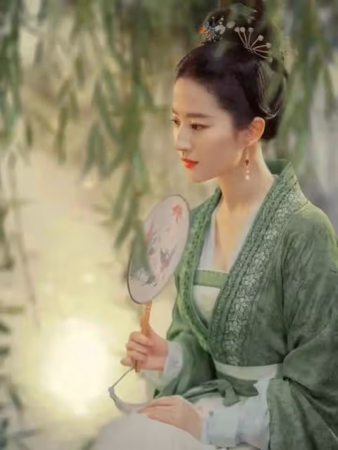 上海這一夜,讓我看清劉亦菲的清冷,這才是她被孤立的「根源」