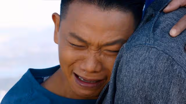 TVB知名男星演技炸裂,徒手搬120斤輪胎超拚命,滿身健碩肌肉搶鏡
