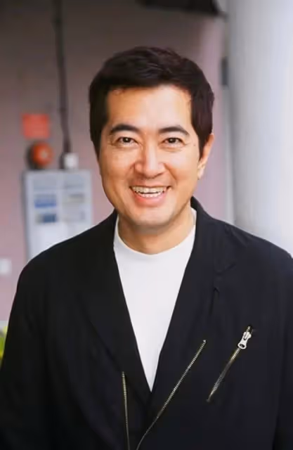 氣質佳!TVB金牌綠葉現身愛女攝影展,學歷高身材火辣卻無意入行