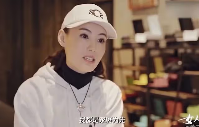 港媒曝張柏芝三胎生父身份!稱其懷四胎再婚住內地,女方早已回應